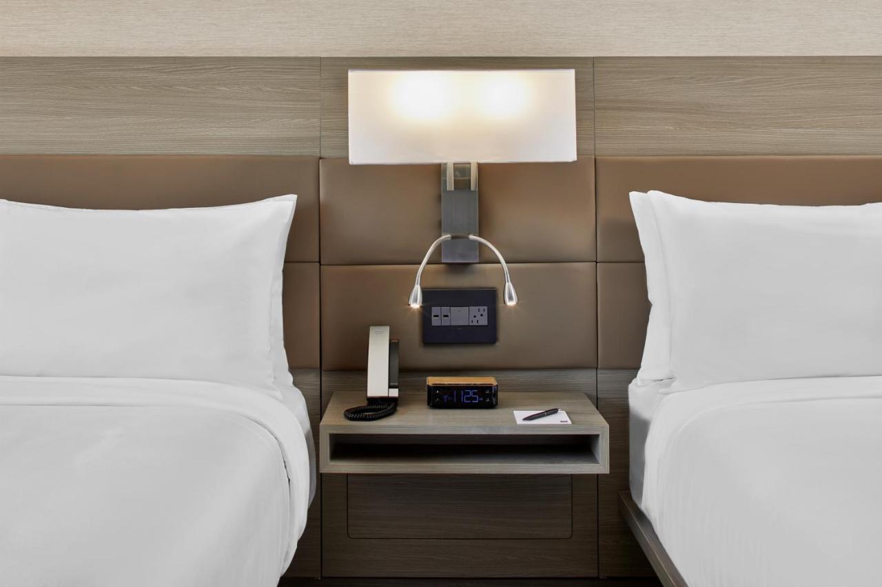 Ac Hotel By Marriott Durham Duke University 외부 사진