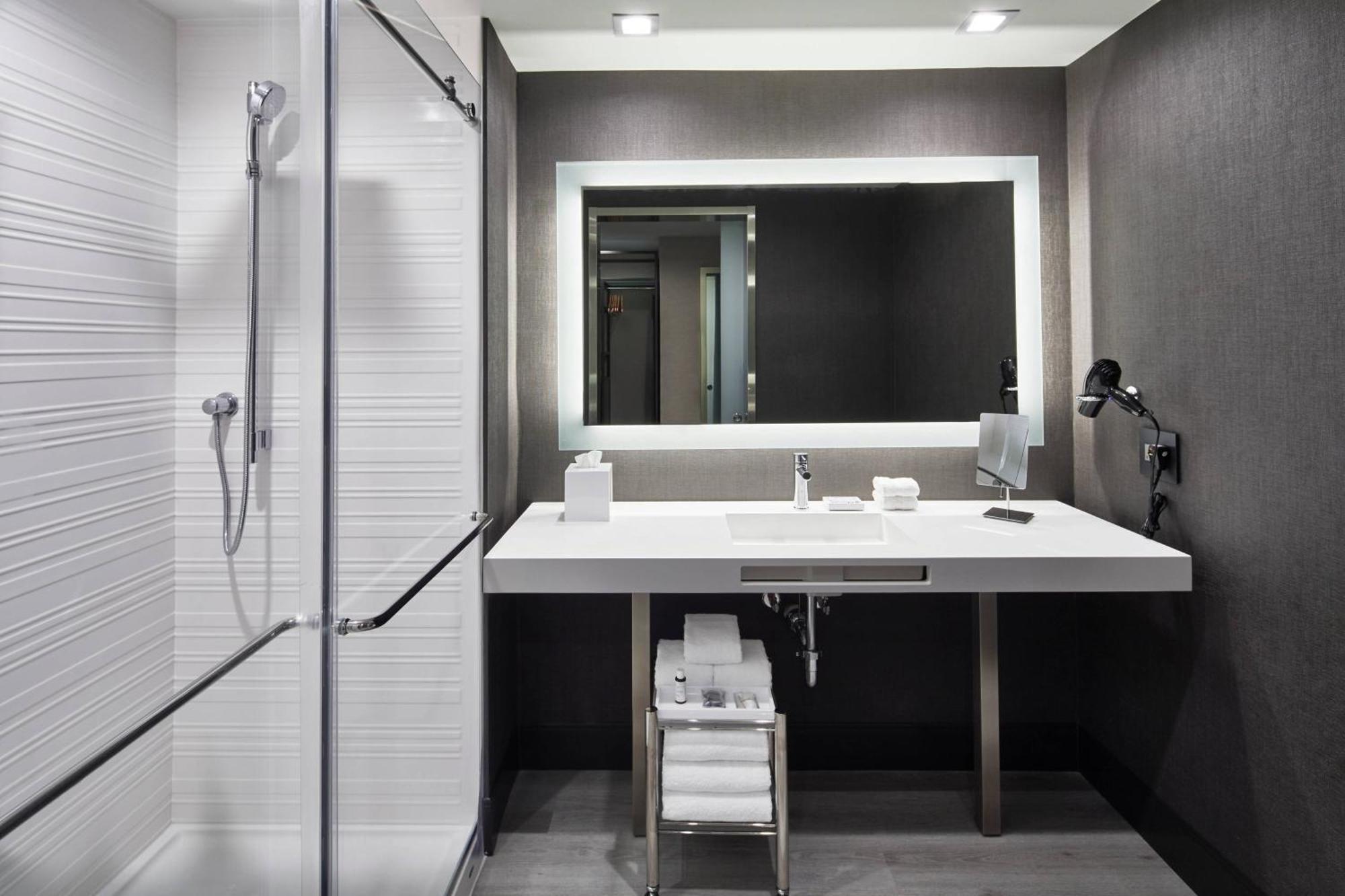Ac Hotel By Marriott Durham Duke University 외부 사진